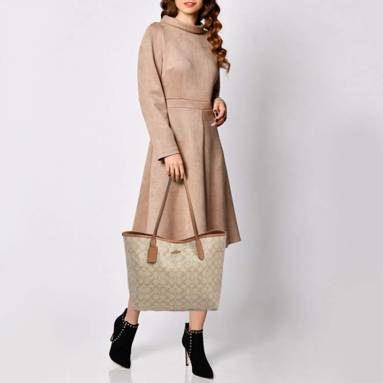 City Tote Bag In Signature Canvas