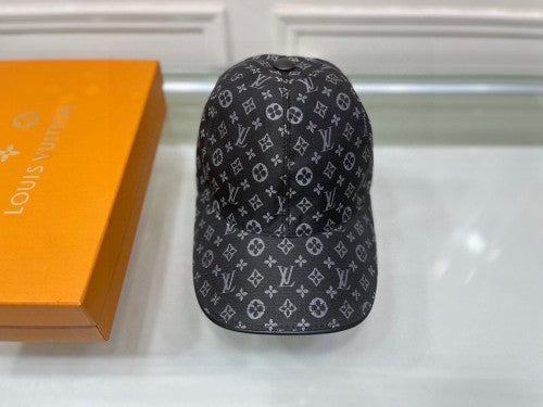 Louis Vuitton Black Monogram Essential Cap
