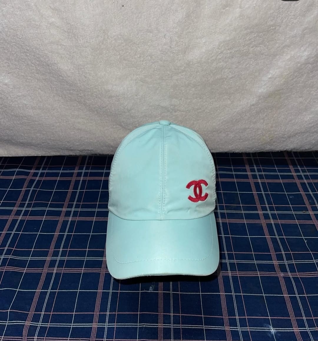 Triomphe turquoise baseball cap in calfskin
