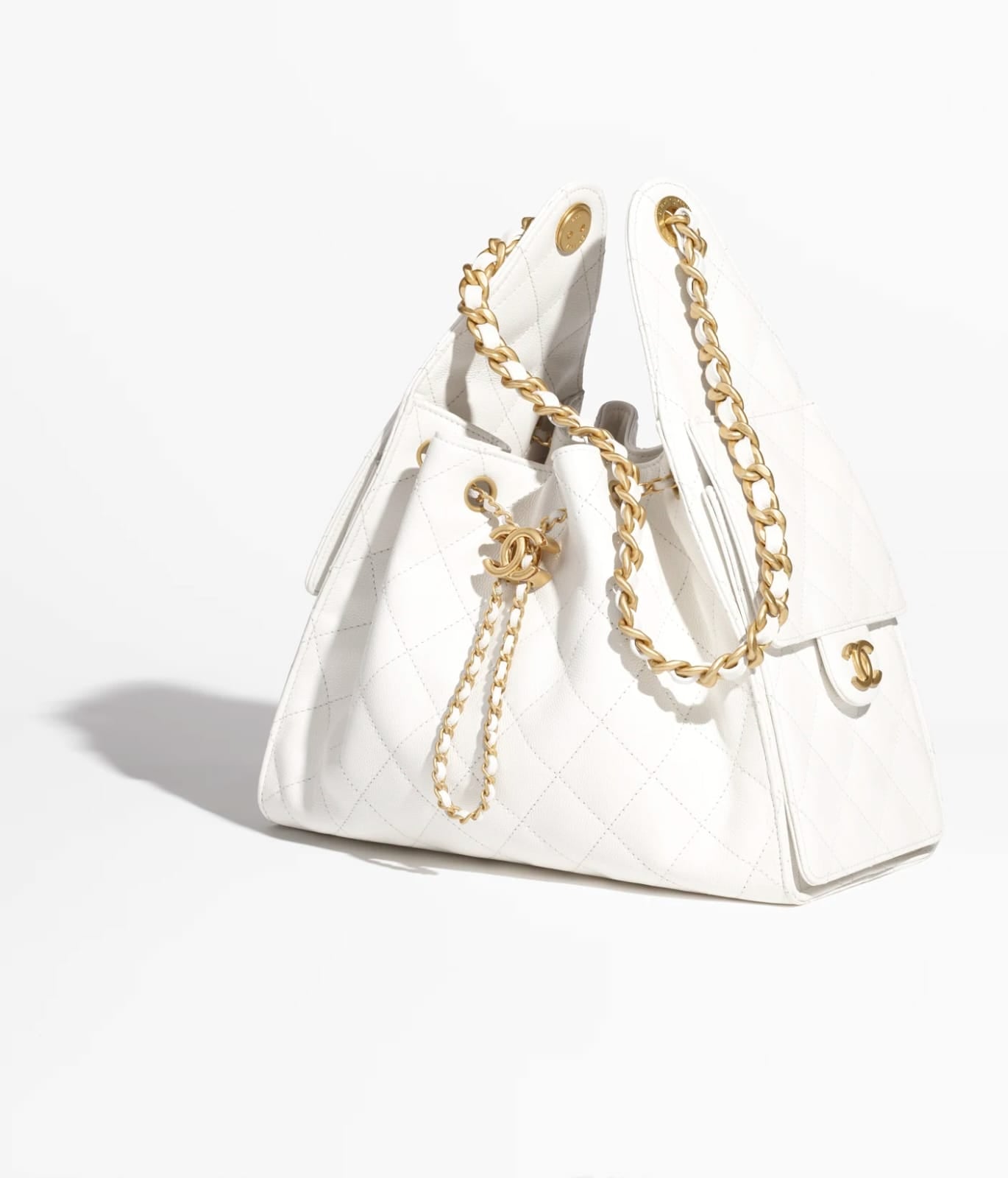 Spring-Summer 2025   CHANEL 25 Small Handbag