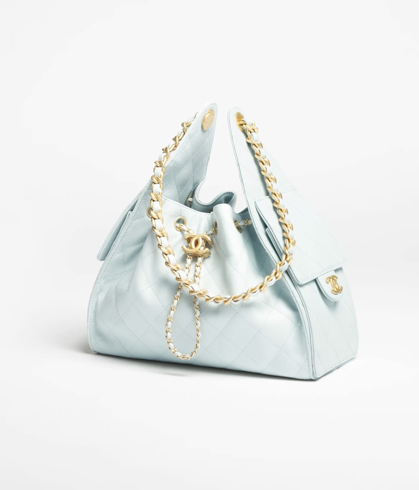 Spring-Summer 2025   CHANEL 25 Small Handbag
