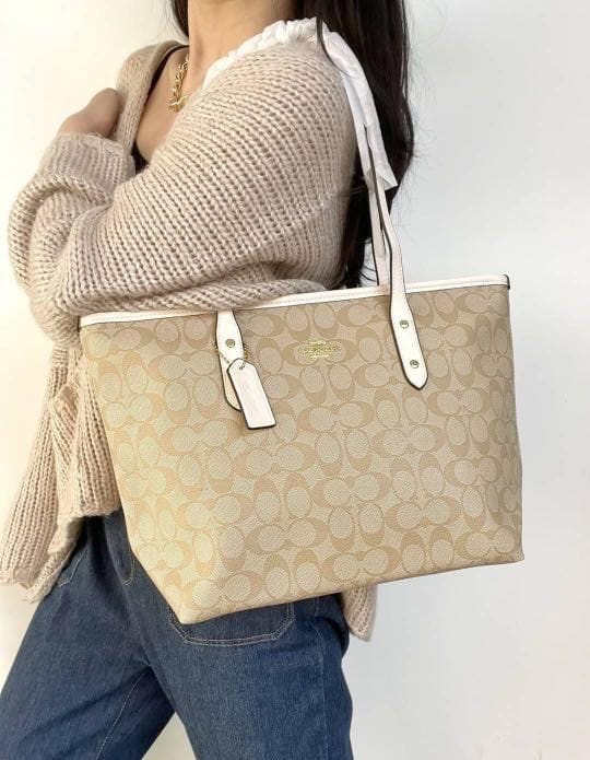 City Tote Bag In Signature Canvas