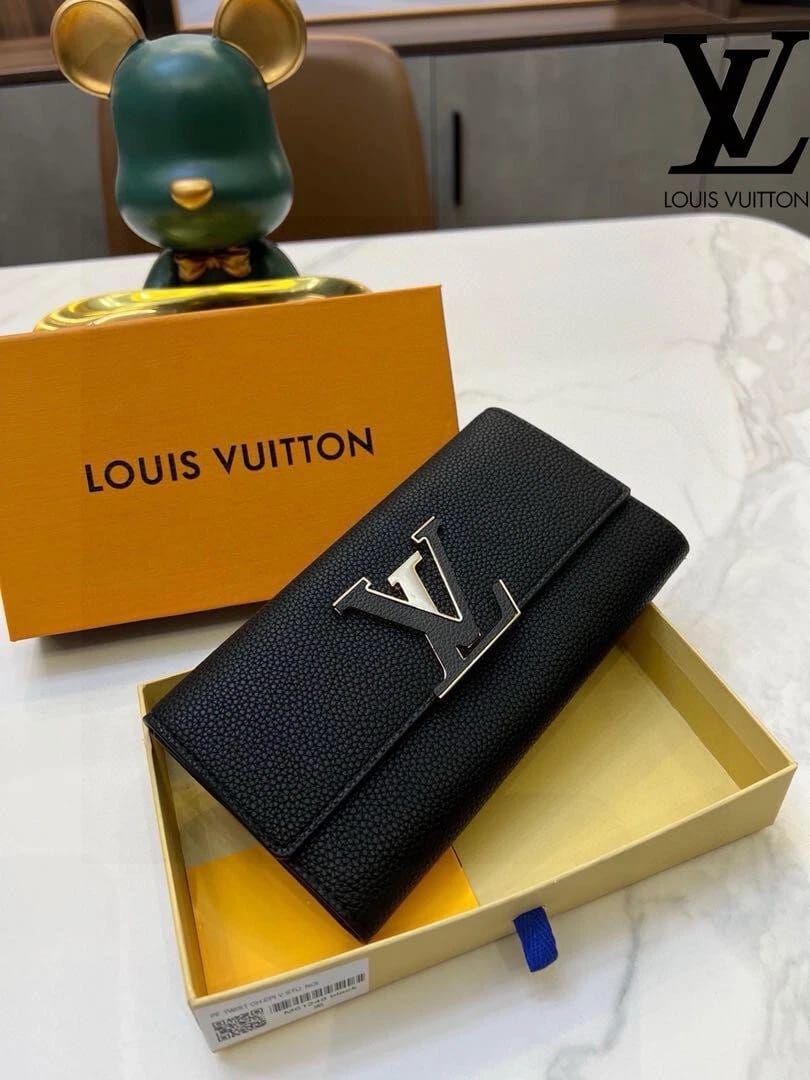 Capucines Wallet LV