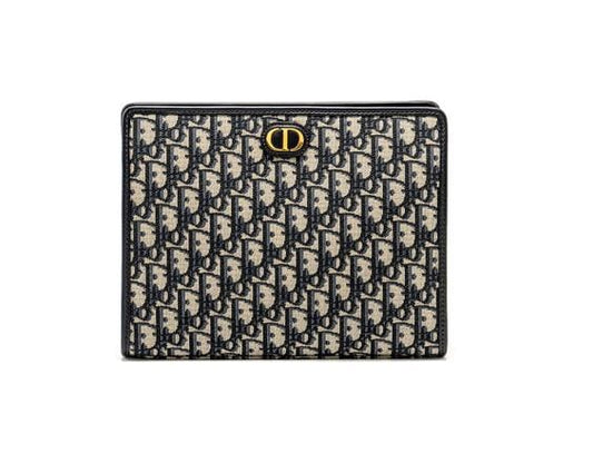 30 Montaigne Dea Pouch